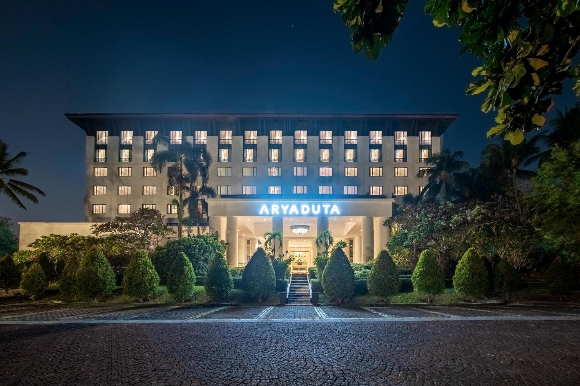 Aryaduta Lippo Village Тангеранг Екстер'єр фото